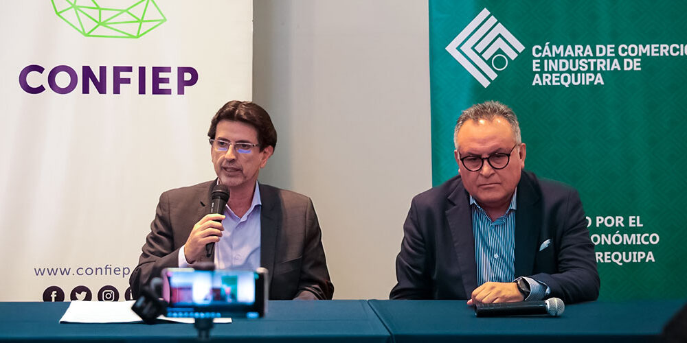 Conferencia-de-prensa-de-Arequipa